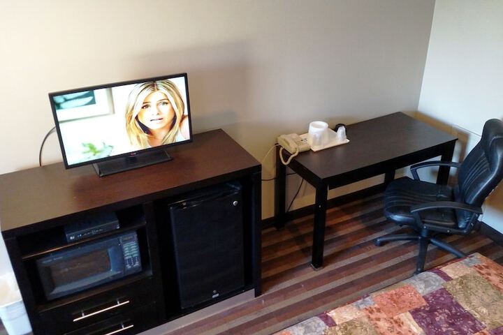 Room 4 of 25