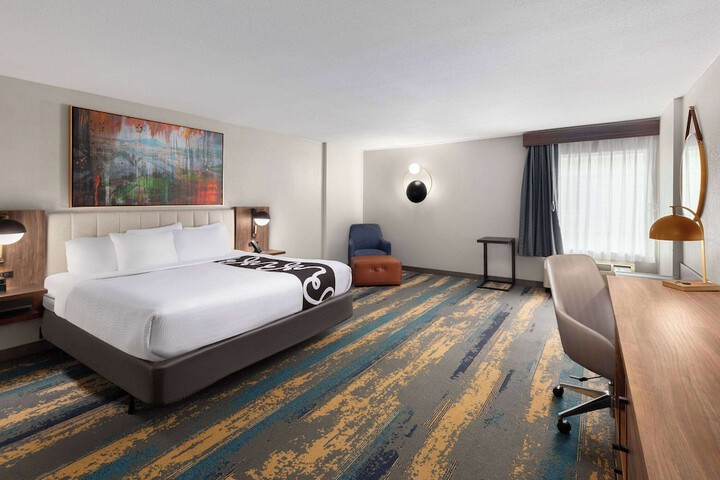 Room 22 of 32