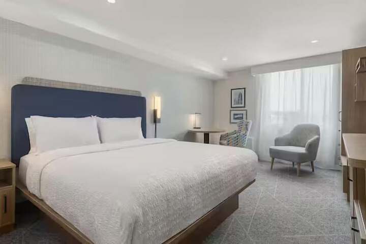Hampton Inn by Hilton Montreal East Anjou