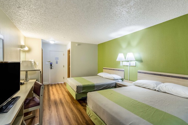 Room 21 of 37