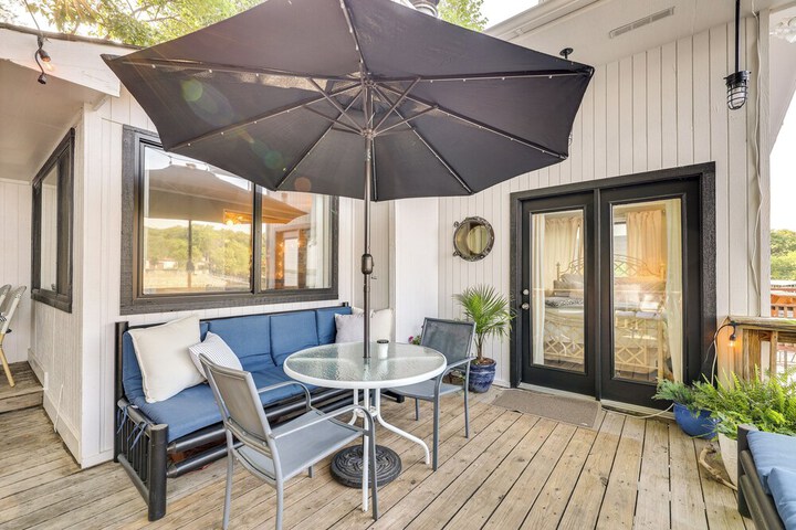 Waterfront Home w / Dock in South Grand Lake!