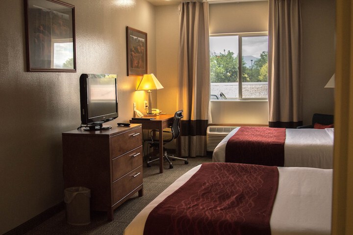 Room 48 of 61