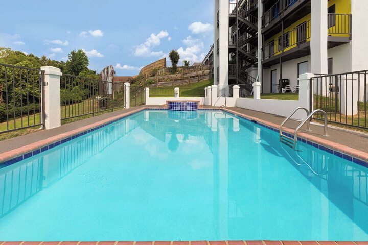 Pool 6 of 26