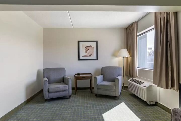 Room 16 of 46