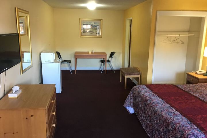 Room 12 of 19