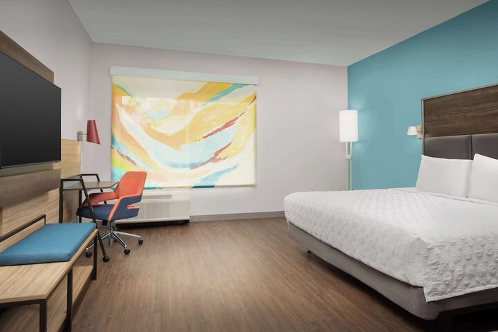Room 13 of 34