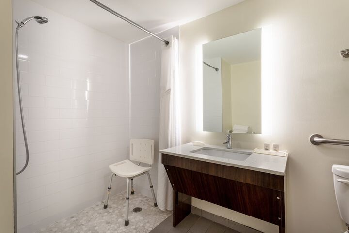 Room 14 of 40