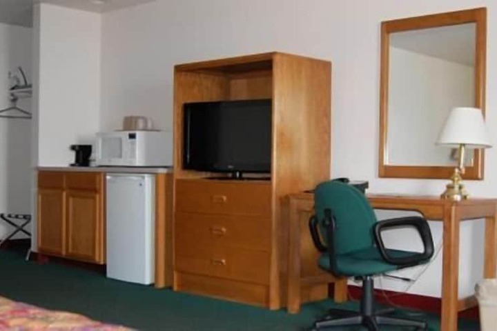 Room 4 of 6