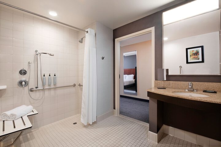 Room 21 of 46
