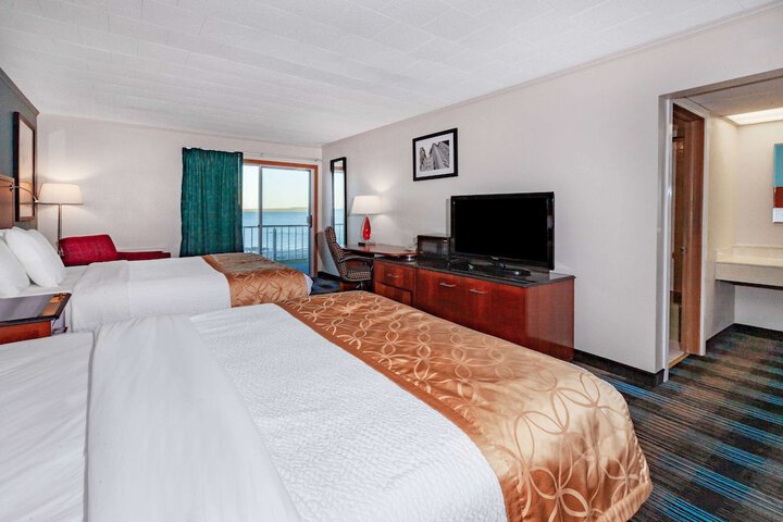Room 32 of 57