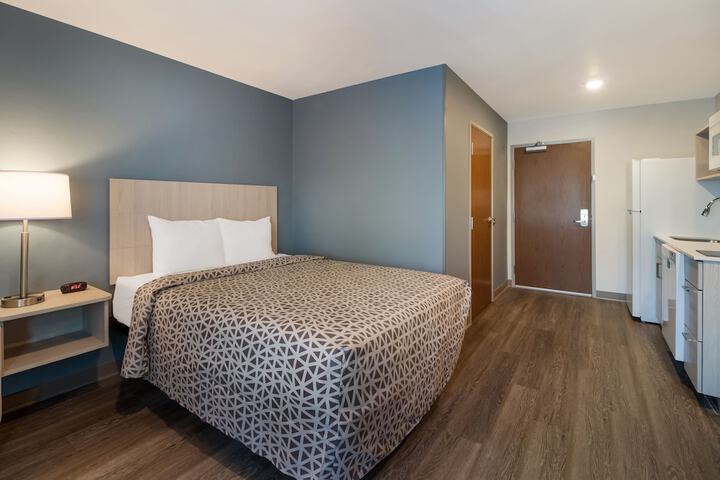 Woodspring Suites East Lansing - University Area