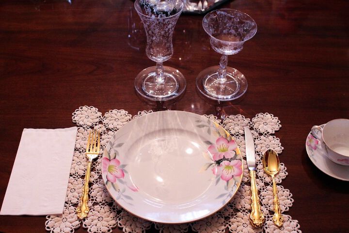 Dining 24 of 32