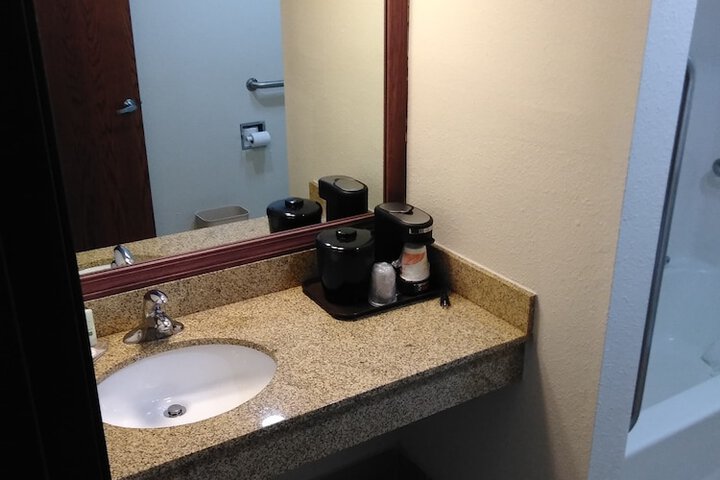 Room 27 of 52