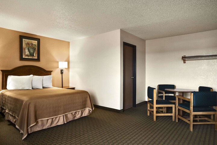 Room 17 of 26