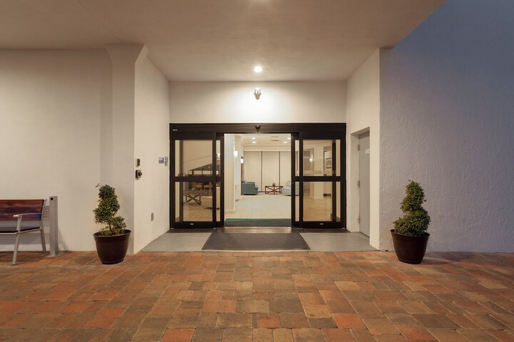 Hotel Exterior 85 of 90
