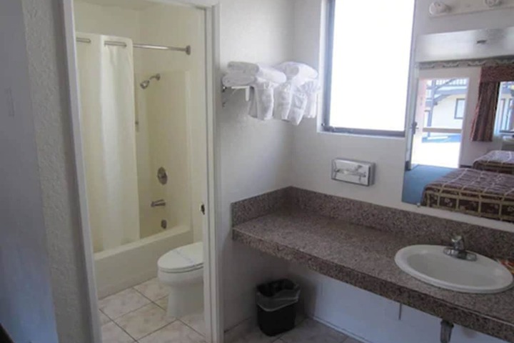 Room 12 of 18