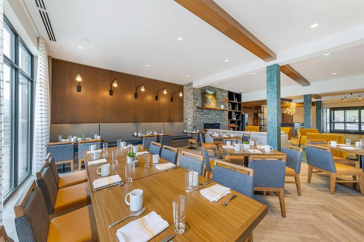 Cambria Hotel Lake Placid - Lakeside Resort