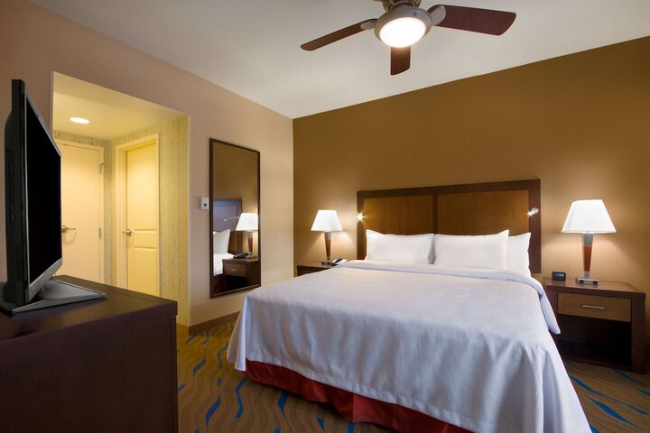 Room 17 of 36
