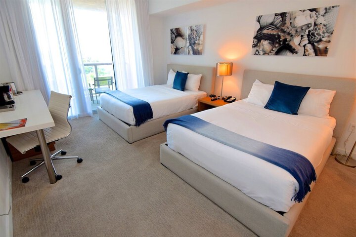 Room 7 of 12