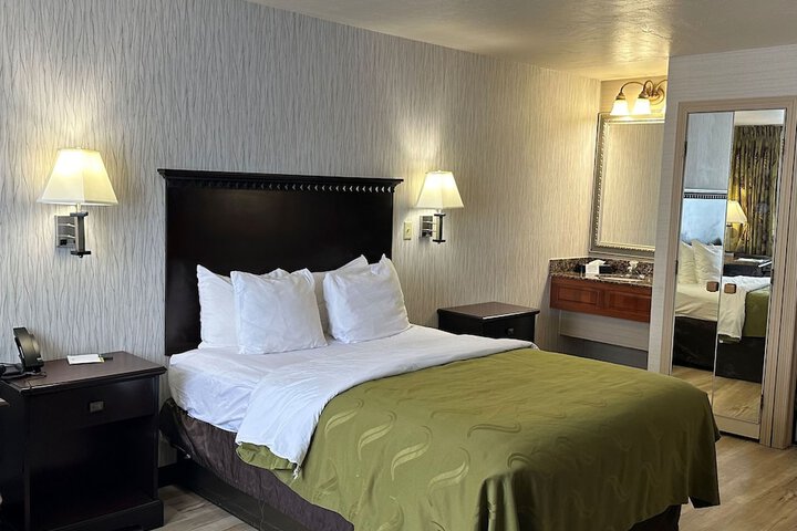 Room 29 of 74