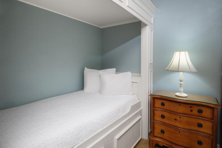 Best Western Grandmas Feather Bed