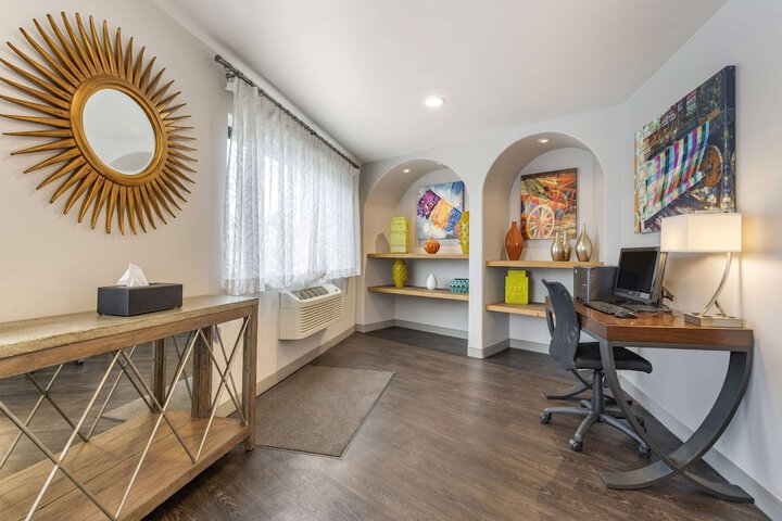 Business Center 54 of 54