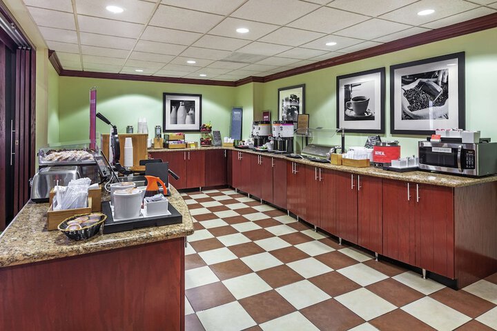 Hampton Inn & Suites Tulsa North / Owasso