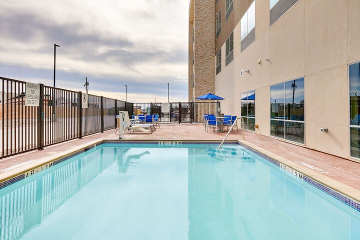Pool 7 of 32