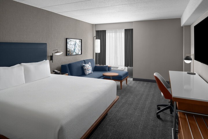 Room 17 of 42