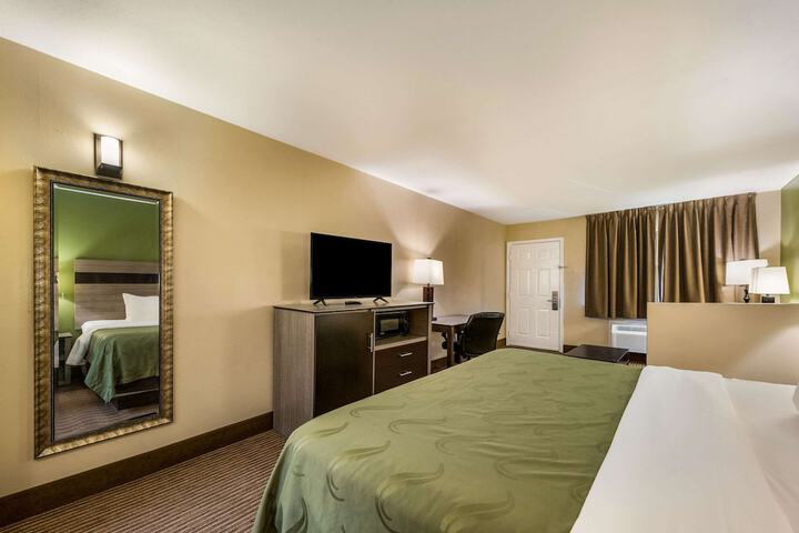 Room 13 of 39
