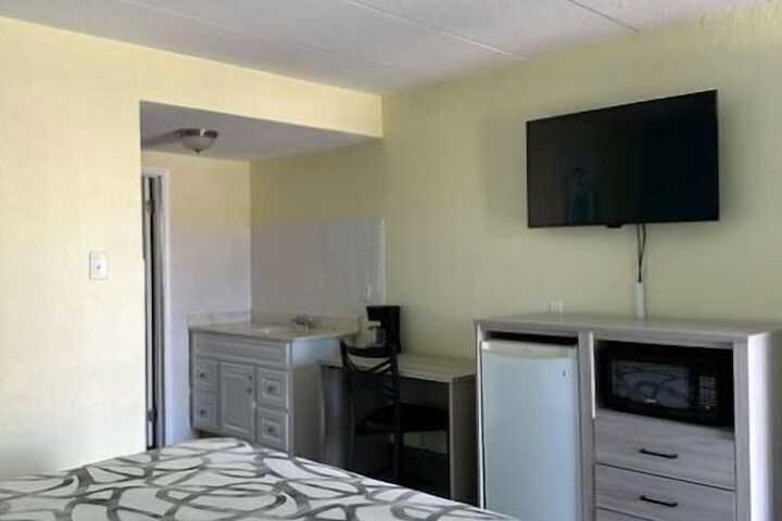 Royal Canadian Motel