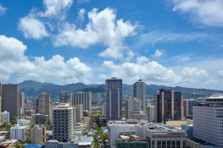 Halepuna Waikiki by Halekulani