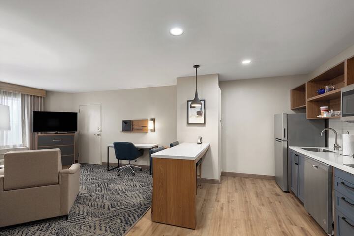 Candlewood Suites Mobile‑Downtown by IHG