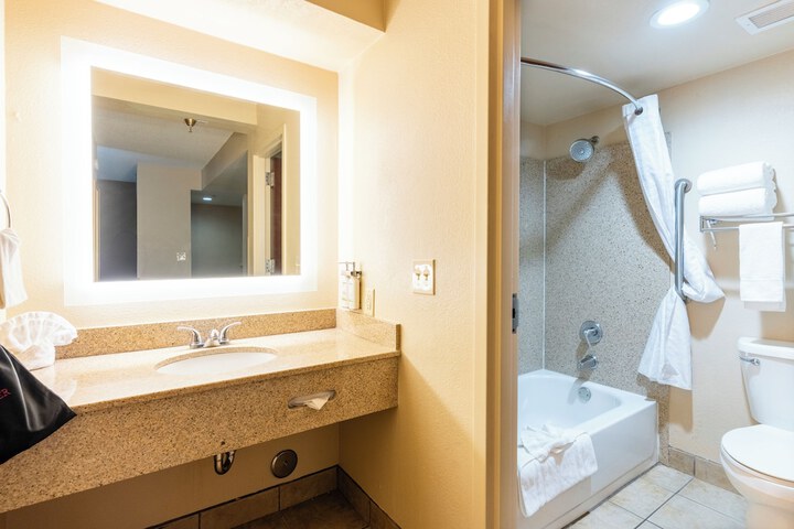 Grand Canyon Hotel and Suites