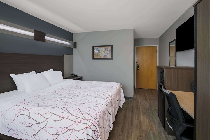 Room 19 of 34