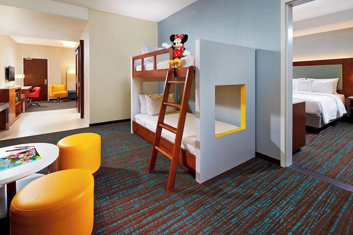 Room 16 of 37