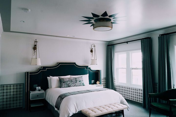 Room 72 of 106