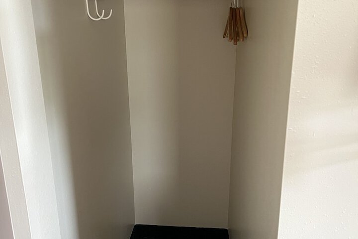 Room 374 of 443