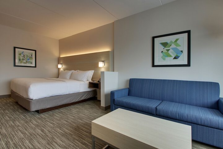 Room 16 of 32