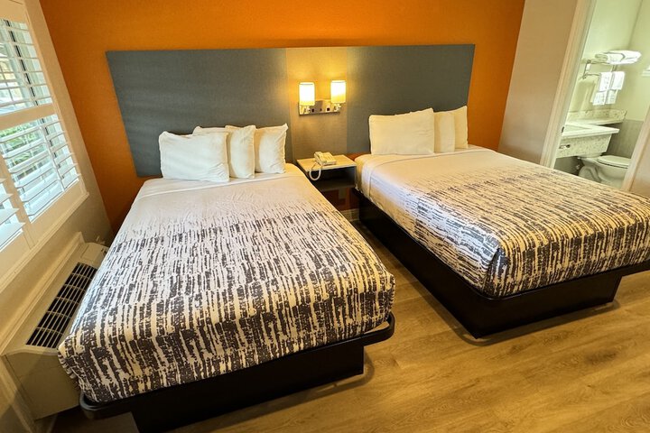 Room 12 of 38