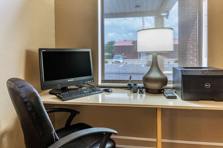 Business Center 44 of 44