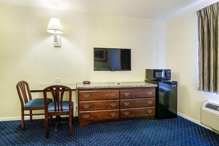 Room 17 of 22