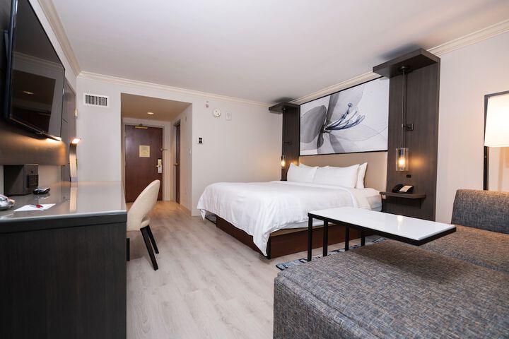 Room 16 of 44