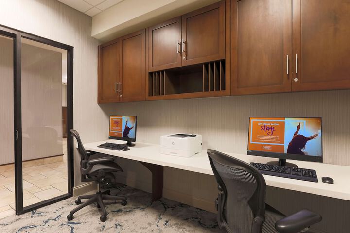 Business Center 44 of 44