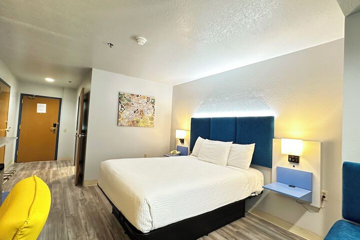 Room 22 of 35