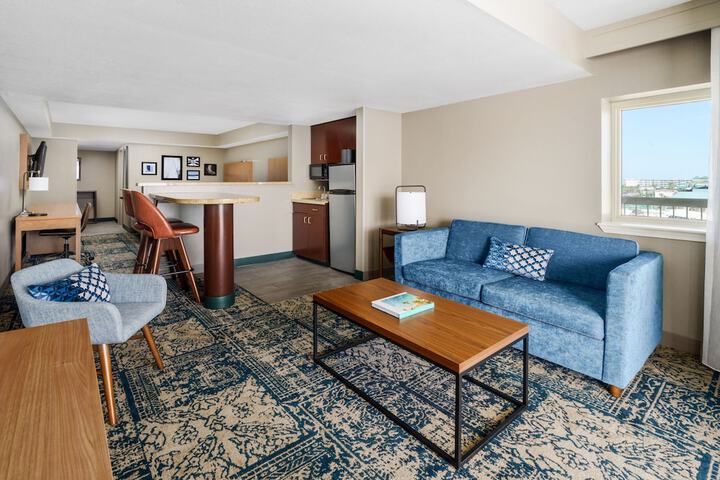 Room 43 of 81