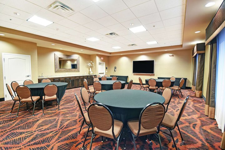 Hampton Inn & Suites Milwaukee / Franklin