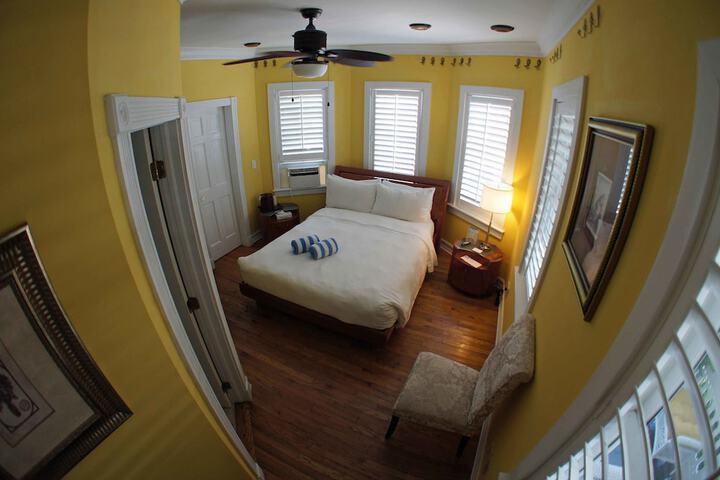 Room 51 of 91