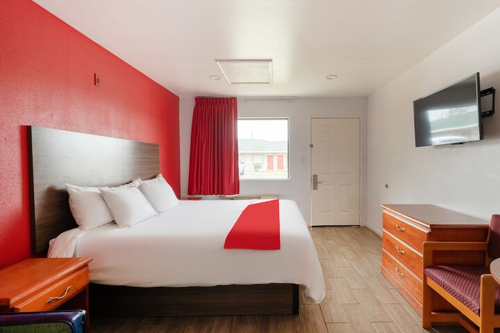 Room 27 of 40