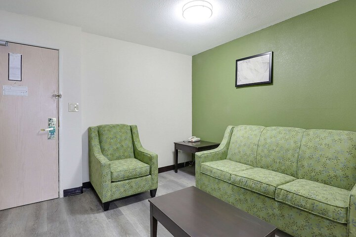Room 14 of 46
